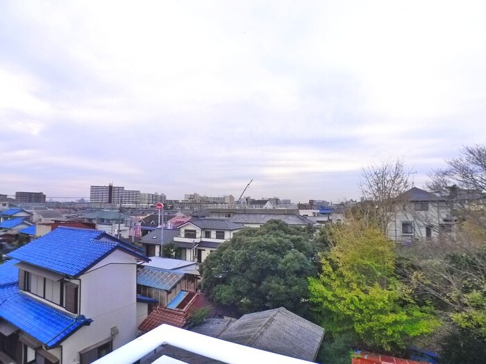 物件内観写真17　(室内からの展望)