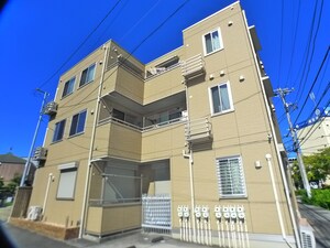 カ－サニコルⅤ外観写真