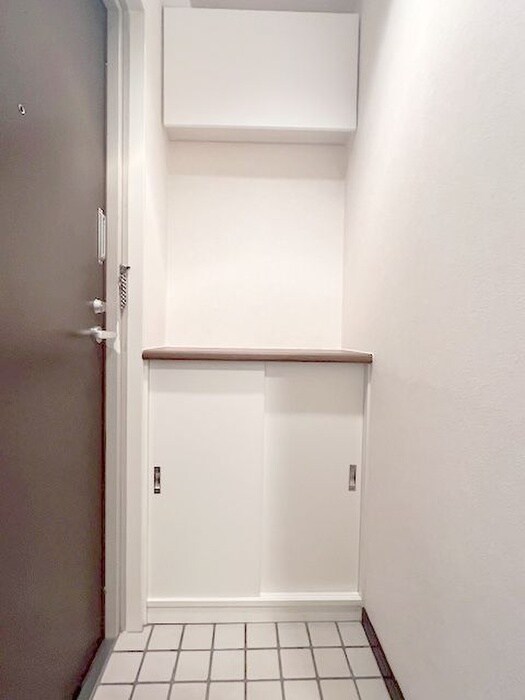 物件内観写真18　(玄関)