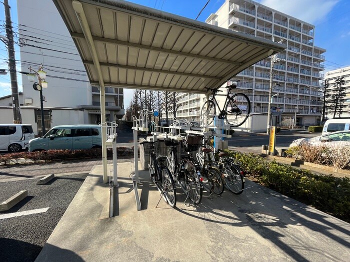 物件外観写真3　(駐輪場)