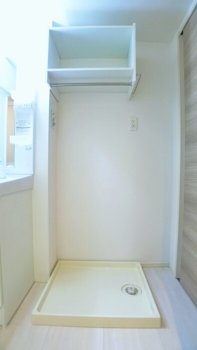 物件内観写真18　(洗濯機置場)