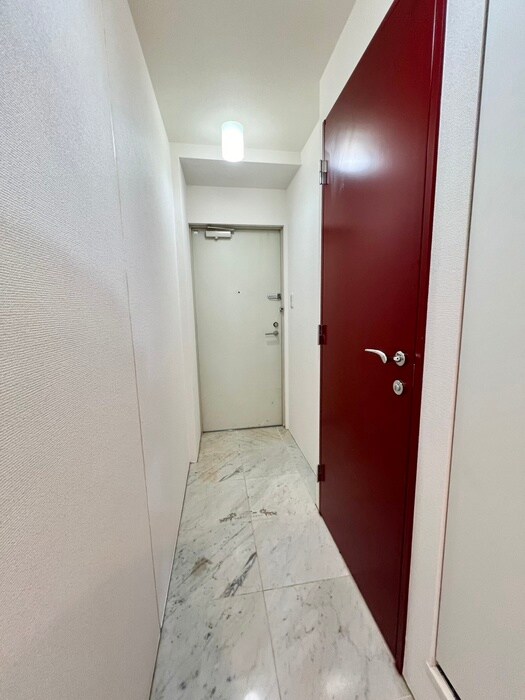 物件内観写真16　(玄関)