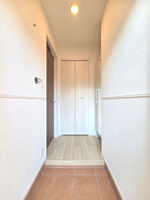 物件内観写真22　(玄関)