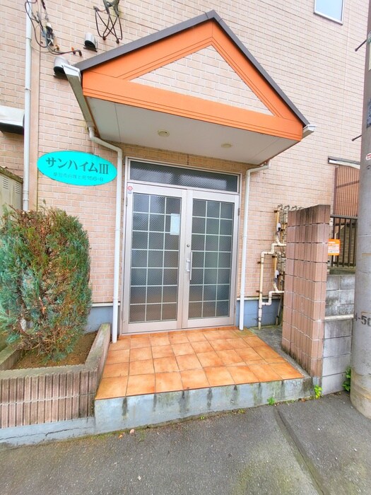 物件外観写真2　(エントランス部分)