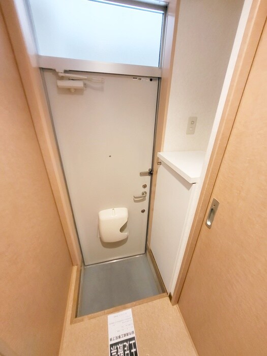 物件内観写真18　(玄関)