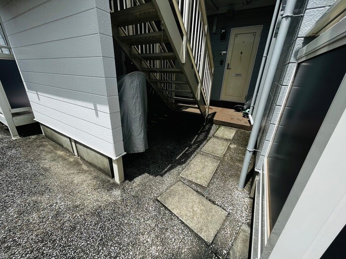 物件外観写真6　(エントランス部分)