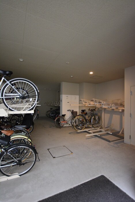 物件外観写真5　(駐輪場)