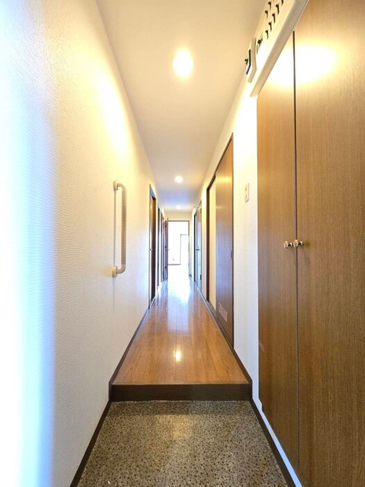 物件内観写真14　(玄関)