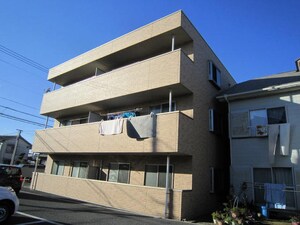 アンプルールフェールラシーヌ外観写真