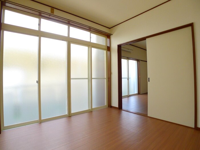 物件内観写真9　(室内からの展望)