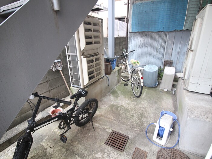 物件外観写真5　(駐輪場)