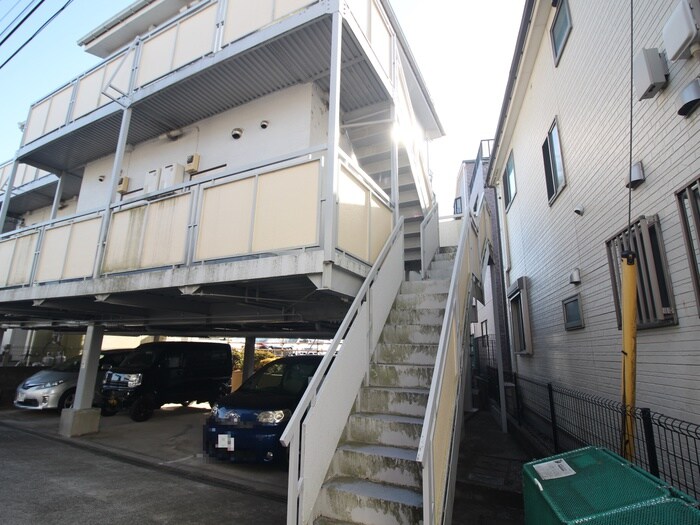 物件外観写真5　(エントランス部分)