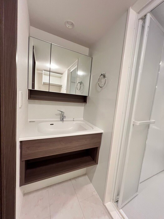 物件内観写真8　(洗面)