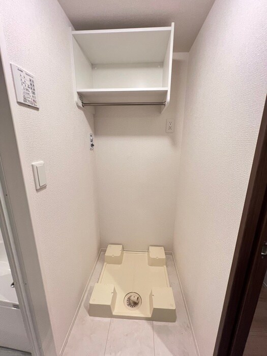 物件内観写真9　(洗濯機置場)