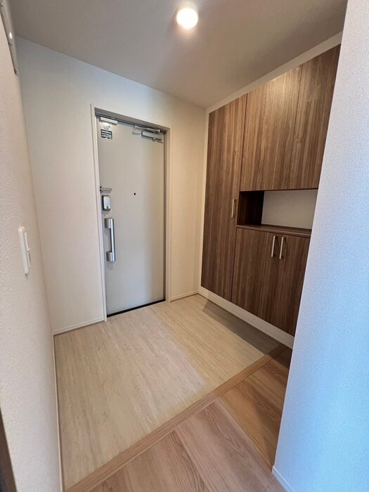 物件内観写真17　(玄関)