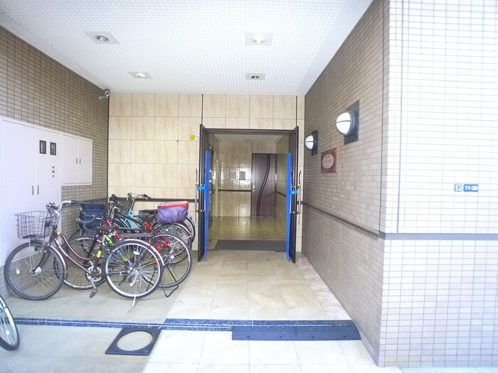 物件外観写真2　(駐輪場)