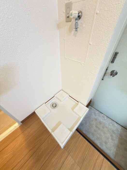 物件内観写真11　(洗濯機置場)