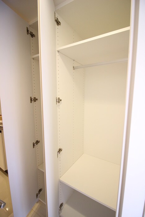 物件内観写真15　(収納)