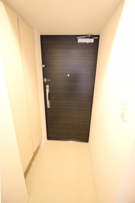 物件内観写真17　(玄関)