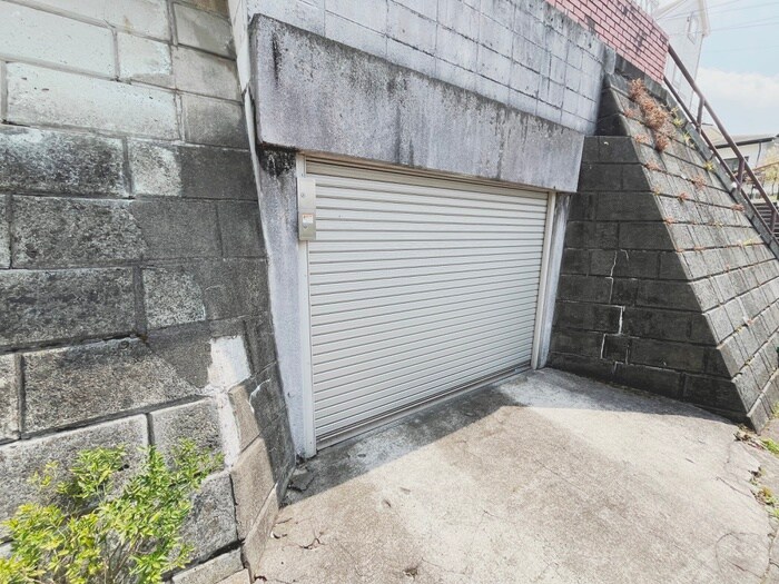 物件外観写真3　(駐車場)