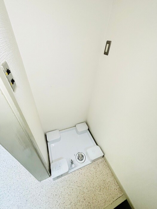 物件内観写真20　(洗濯機置場)