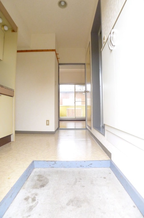 物件内観写真16　(玄関)