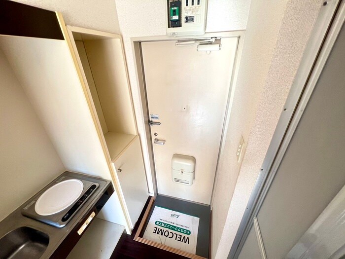 物件内観写真16　(玄関)