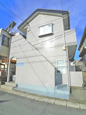 ホワイトヴィレッジ外観写真