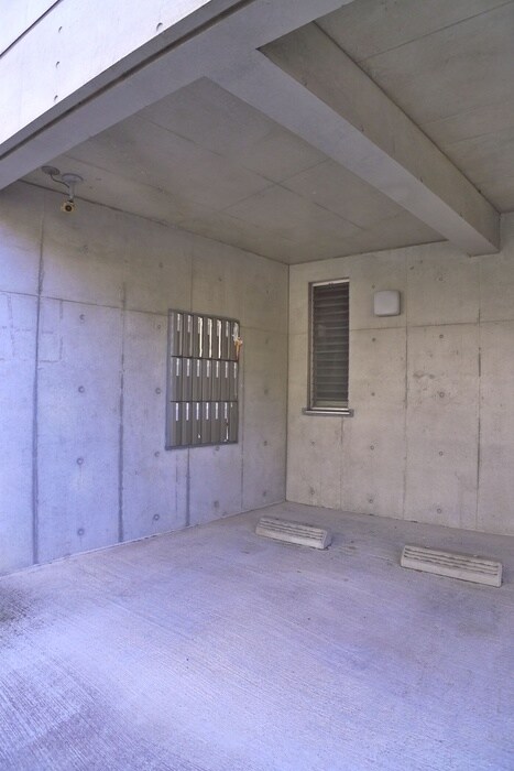 物件外観写真4　(駐車場)