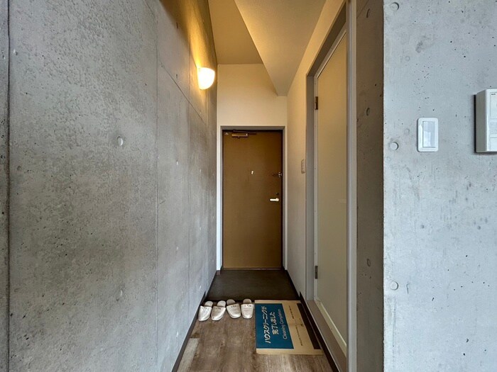 物件内観写真16　(玄関)