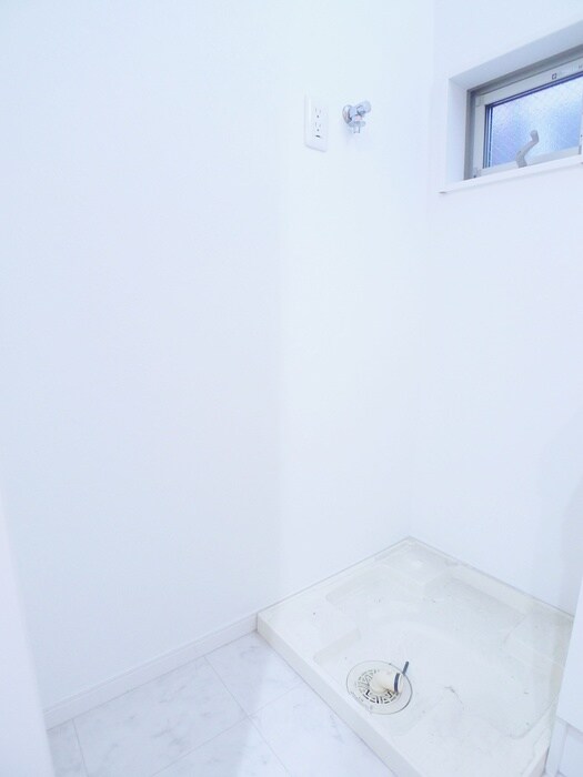 物件内観写真19　(洗濯機置場)