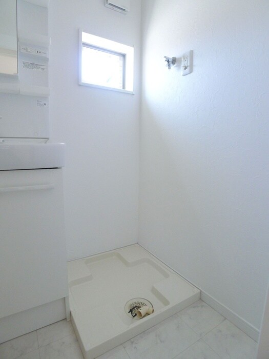 物件内観写真19　(洗濯機置場)