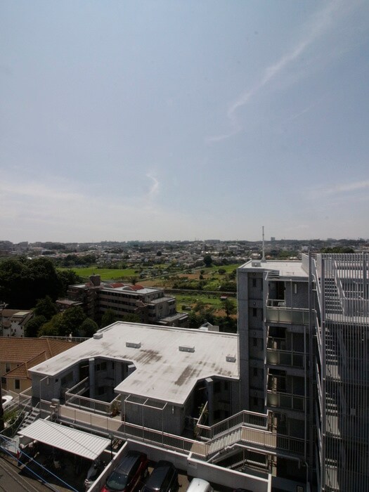 物件内観写真16　(室内からの展望)