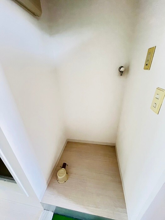 物件内観写真18　(洗濯機置場)