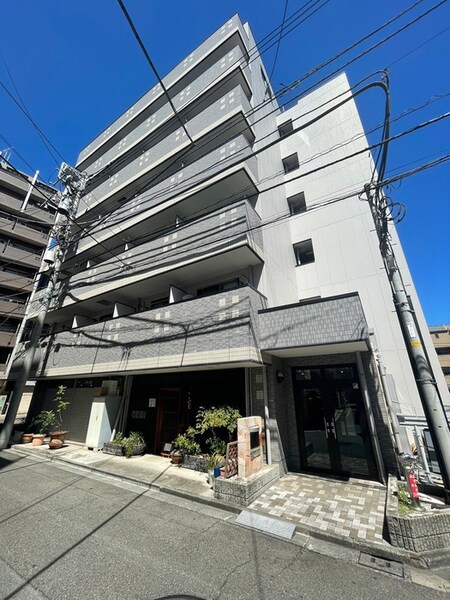 88TEES立川外観写真