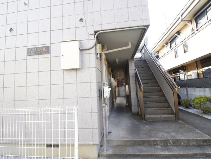 物件外観写真3　(エントランス部分)