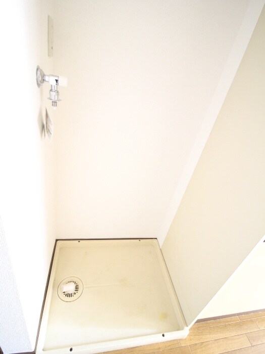 物件内観写真13　(洗濯機置場)