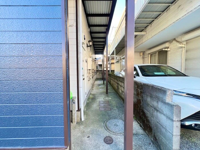 物件外観写真4　(エントランス部分)