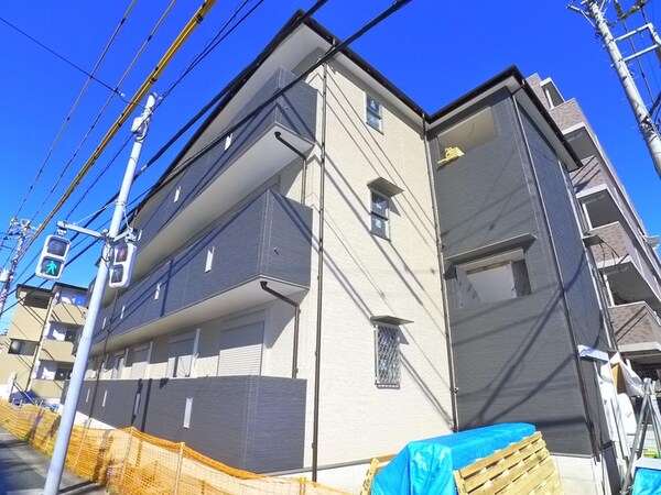 建築中