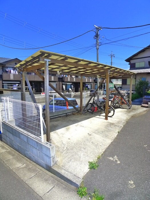 物件外観写真6　(駐輪場)