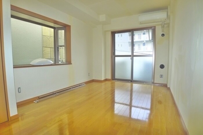 物件内観写真17　(室内からの展望)