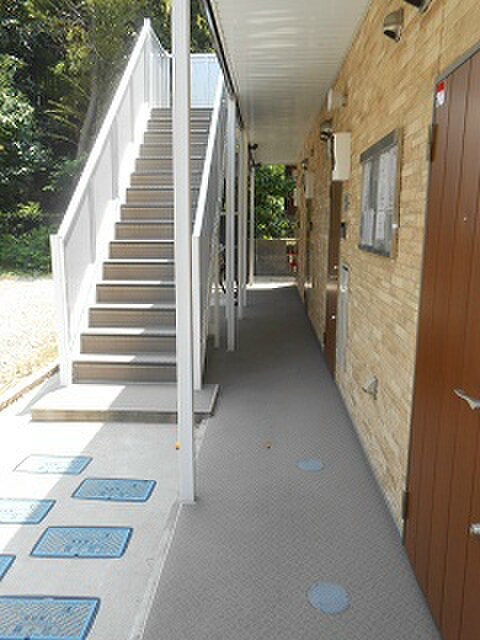 物件外観写真3　(エントランス部分)