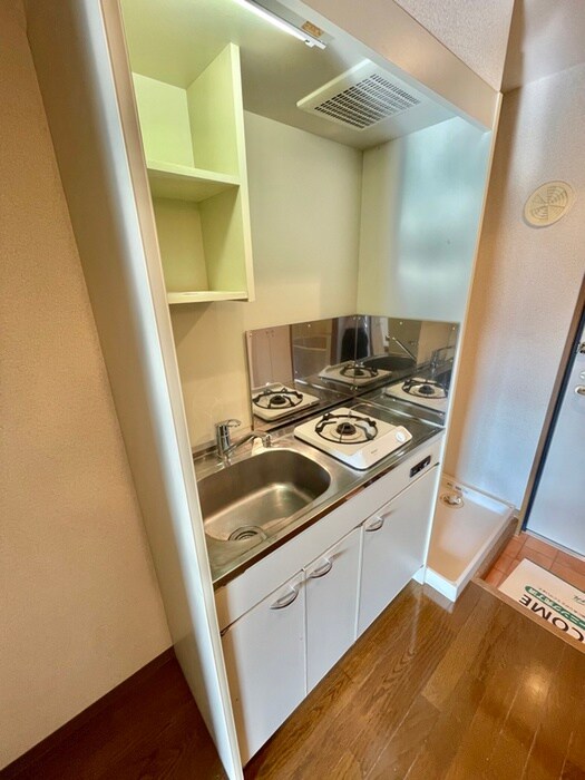 フラットグリーンのキッチン