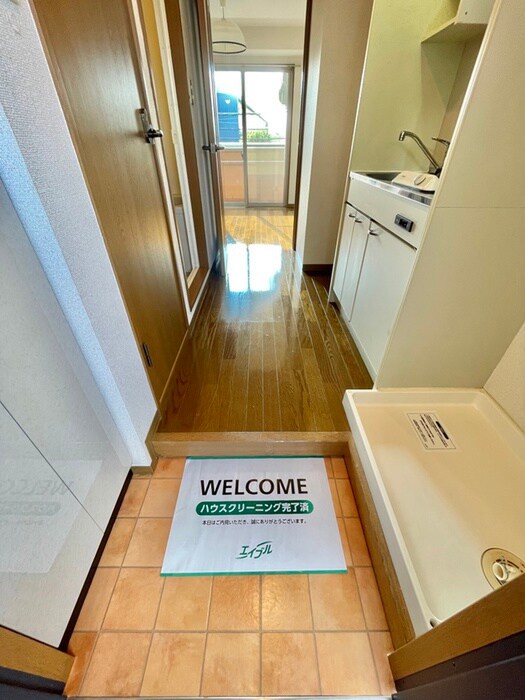 フラットグリーンの玄関