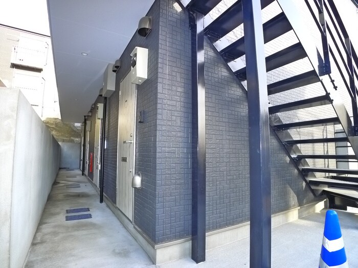 物件外観写真5　(エントランス部分)