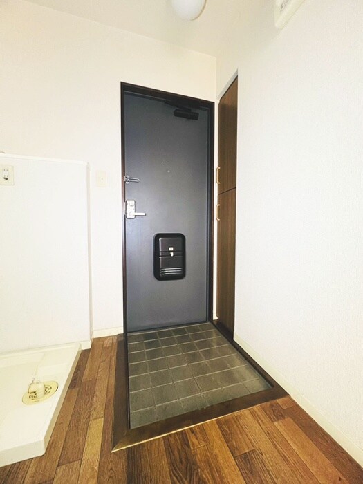 物件内観写真16　(玄関)