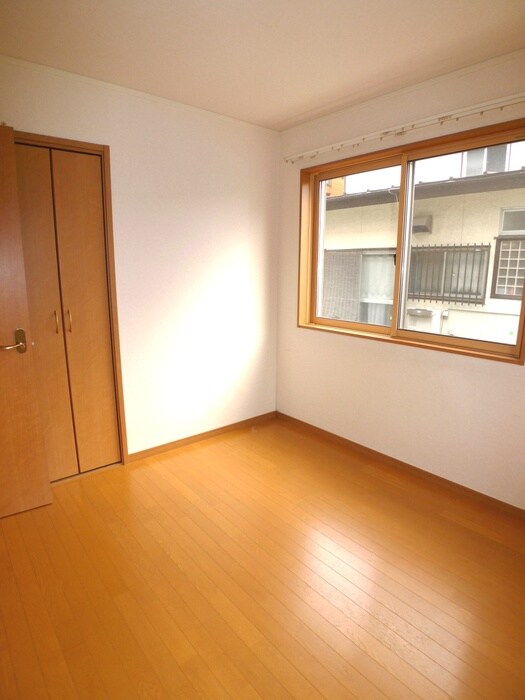 物件内観写真7　(室内からの展望)