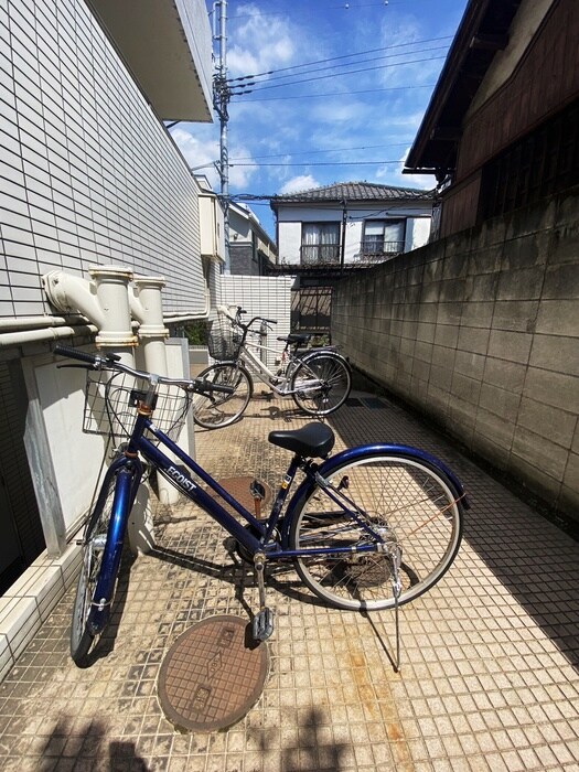 物件外観写真6　(駐輪場)