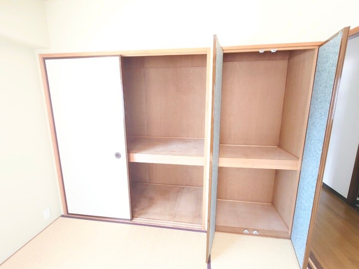 物件内観写真12　(収納)