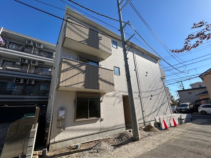 物件外観写真2　(建築中)